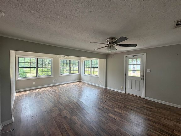 4th image of 246 Cole Rd