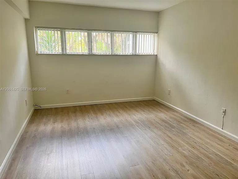 9159 SW 77th Ave #113 — Photo 6