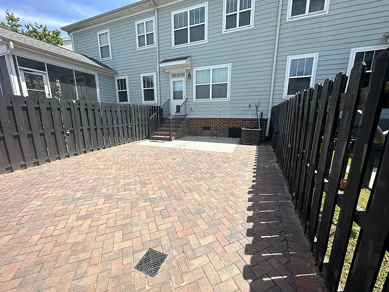 303 Lake View Dr — Photo 26