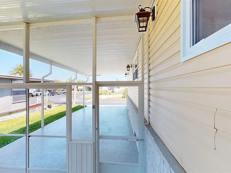 10728 Poplar St NE — Photo 40