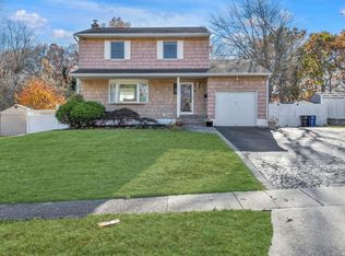 58 Rensselaer Dr, Commack, NY 11725