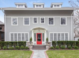 1139 Sheridan Rd, Evanston, IL 60202