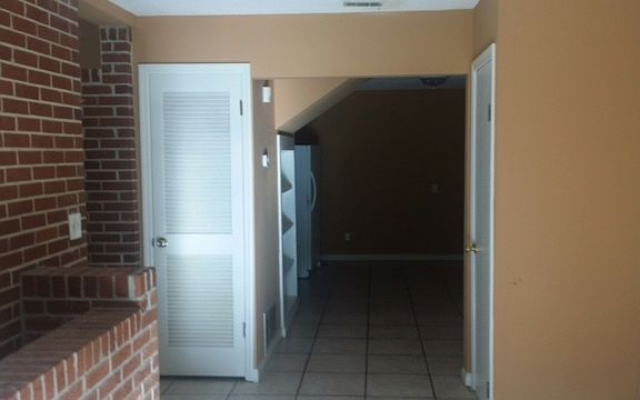 4th image of 343 Circle Dr