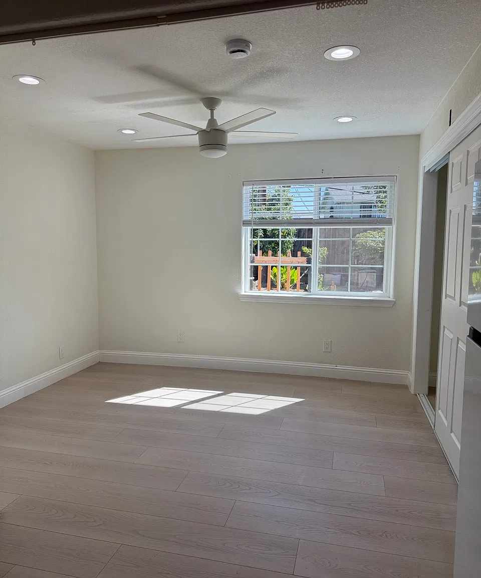 Studio, 330 sqft, $2,000 — Photo 1