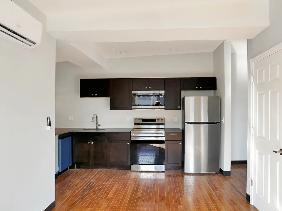 43 Railroad St #306