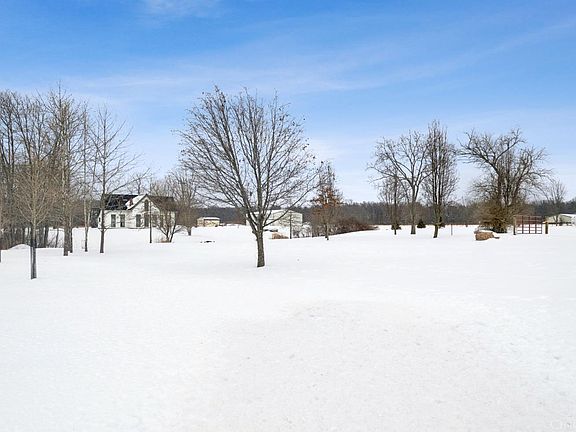 3rd image of 2432 Bauer Rd