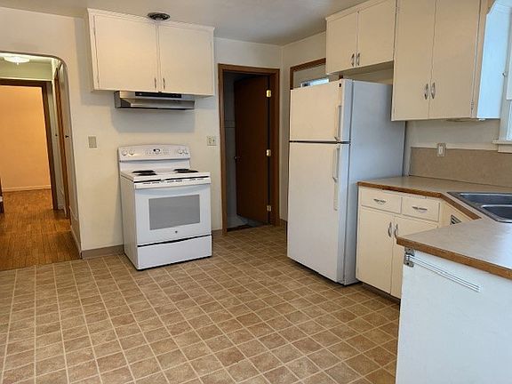 3rd image of 2006 Tieton Dr #2