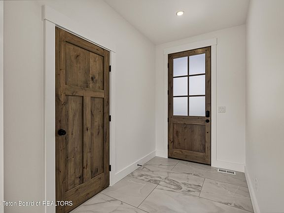 5th image of 91 Desert Fox Ln