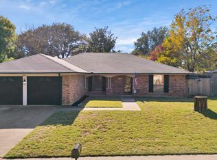 1926 Overbrook Dr, Arlington, TX 76014