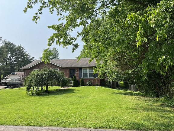 2nd image of 606 Farmington Bnd