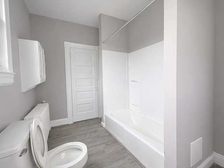 2604 Hamilton Ave — Photo 8