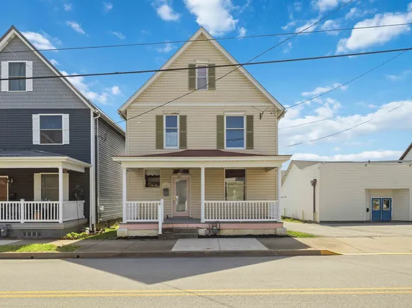 1607 Ligonier St, Latrobe, PA 15650