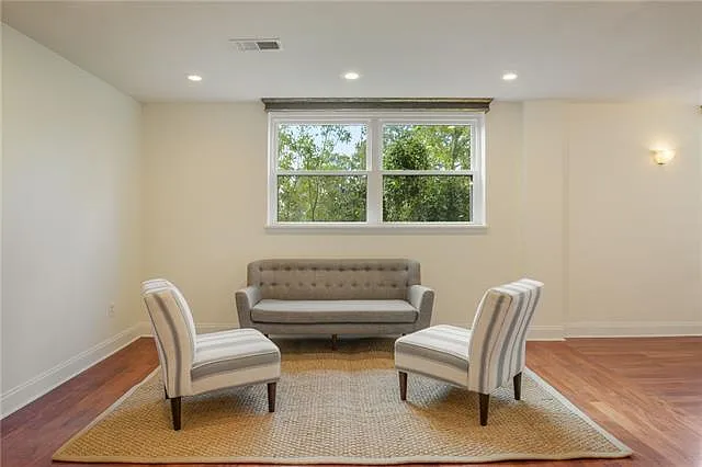 2511 Saint Charles Ave #302 — Photo 6