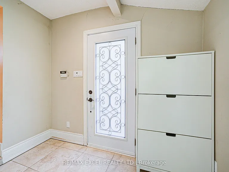 108 Babcombe Dr — Photo 39