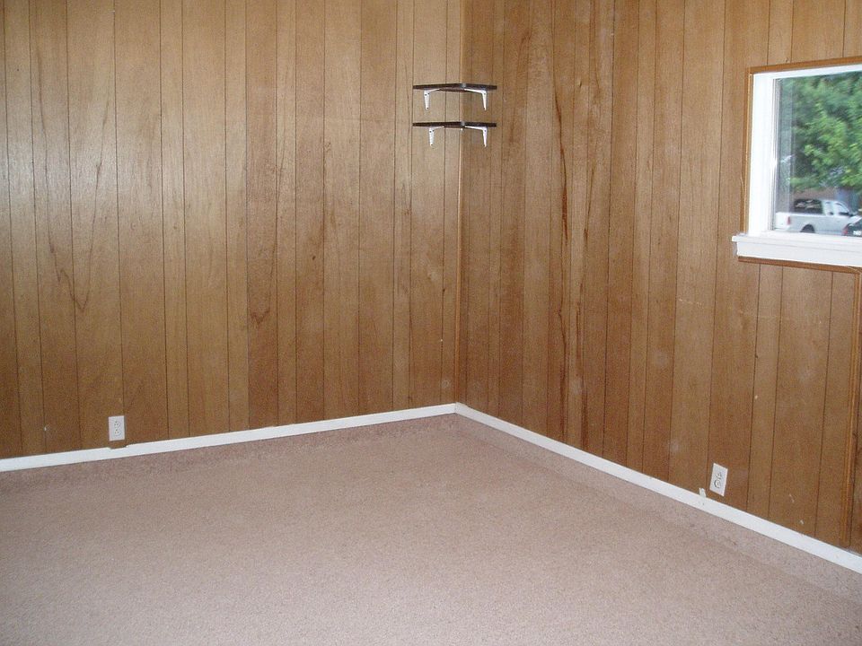 2nd image of 102 Price Dr