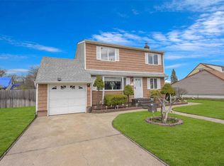 475 Earle St #475, Central Islip, NY 11722
