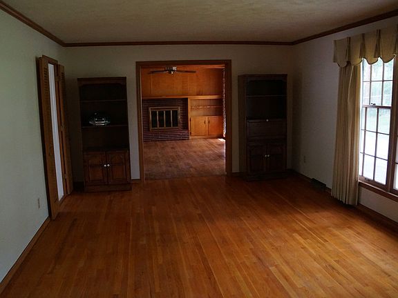 5th image of 5241 Reinhardt Dr