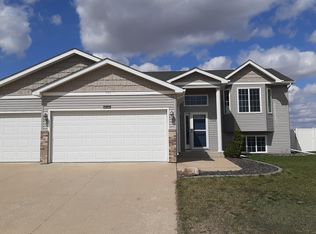 705 35th Ave NE, Minot, ND 58703