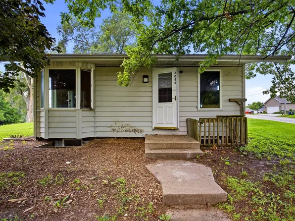 2045 High Dr SE, Cedar Rapids, IA 52403