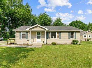 5885 Lakeshore Rd, Fort Gratiot, MI 48059