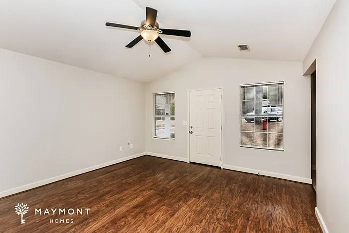 3 bed, 2.0 bath, 1264 sqft, $1,725 — Photo 4
