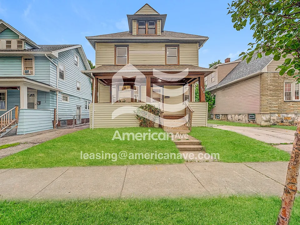 800 Avenue D