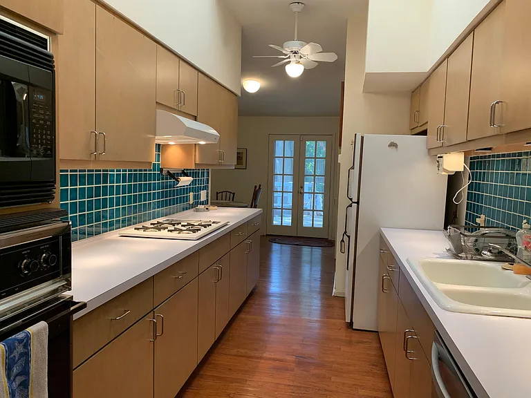 321 Stieren St — Photo 19