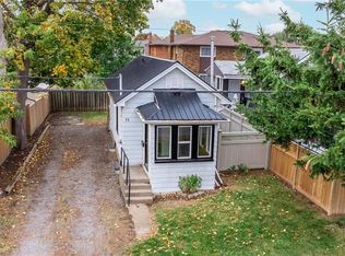 11 Perry St, Saint Catharines, ON L2R1K7