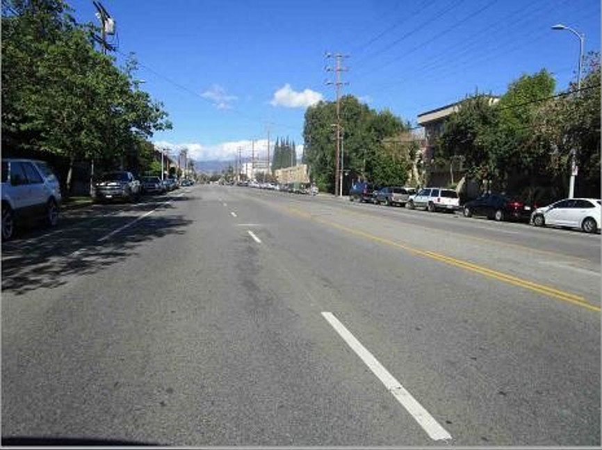 Exterior Neighborhood (street photo)