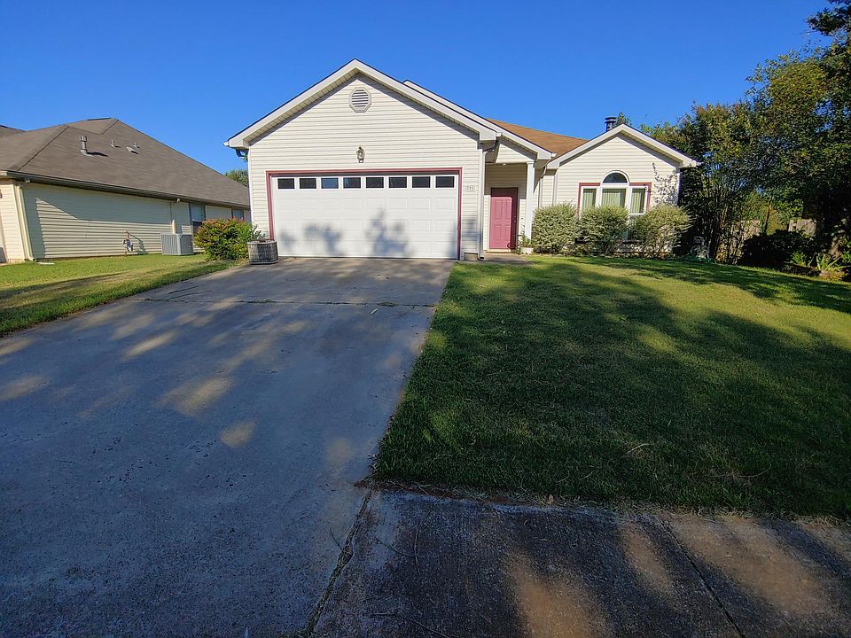 1st image of 391 River Bend Dr SW