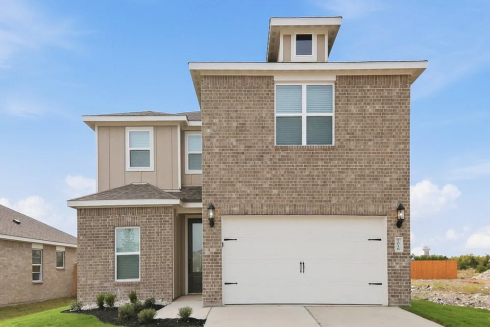 5 bed, 2.5 bath, 2504 sqft, $2,670 — Photo 1