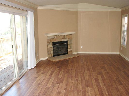 4th image of 204 Applegrove Cir