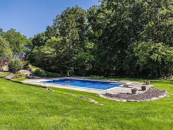 4th image of 11197 Estancia Way