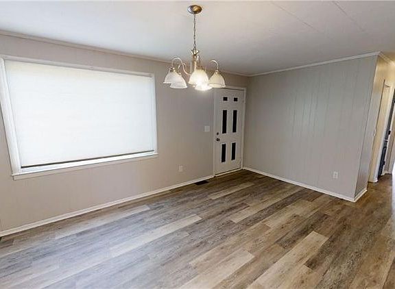 5th image of 1037 Elm Cir