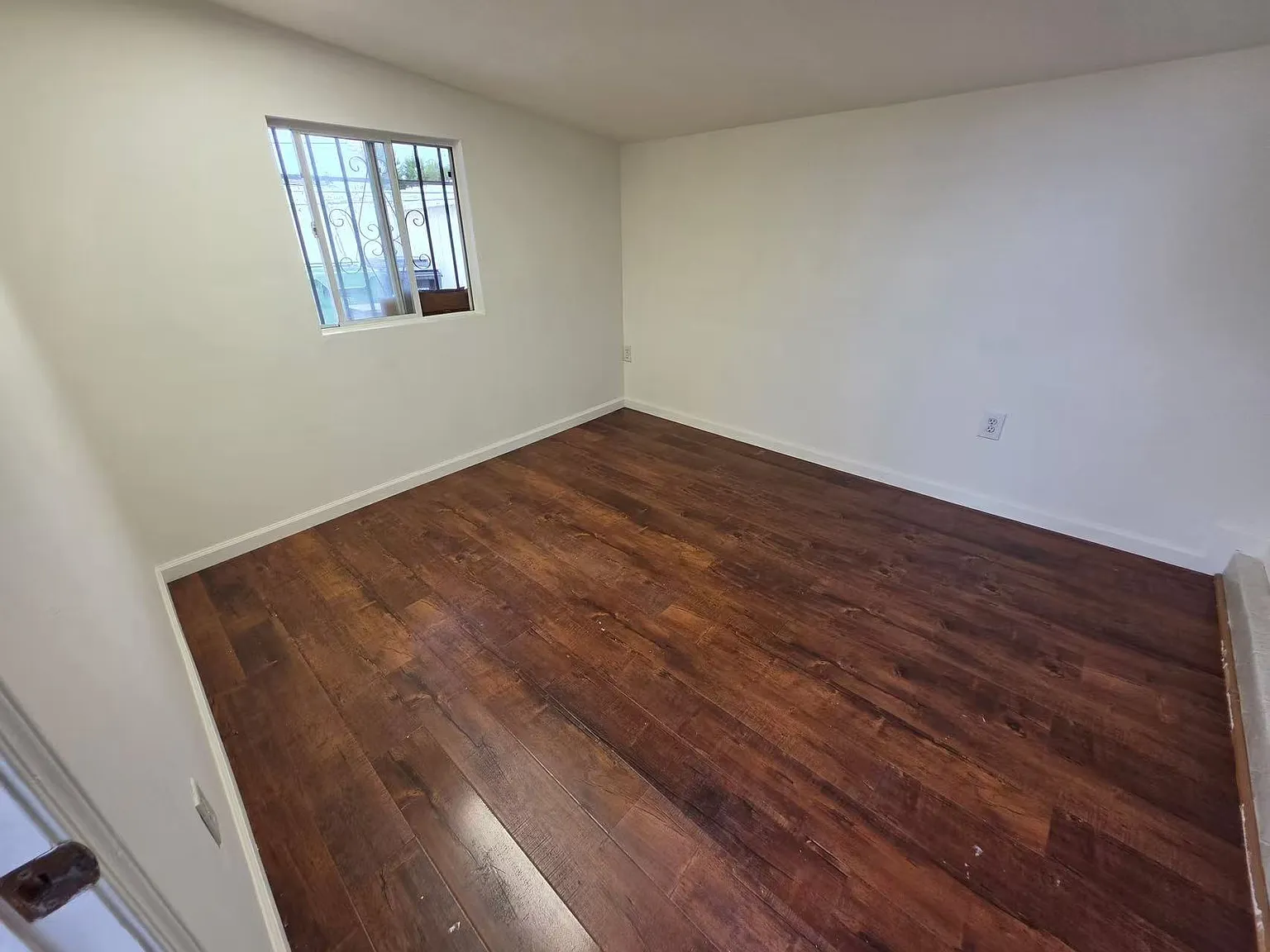 3 bed, 1.5 bath, 1136 sqft, $3,500 — Photo 4