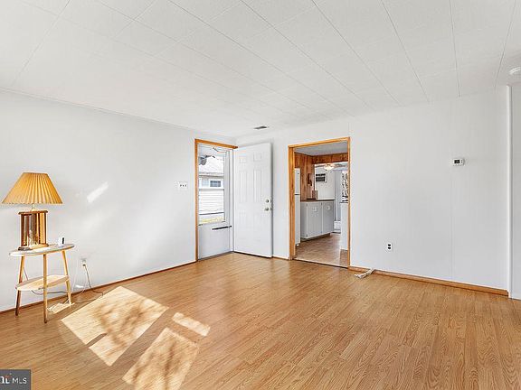 5th image of 510 New Jersey Ave NE