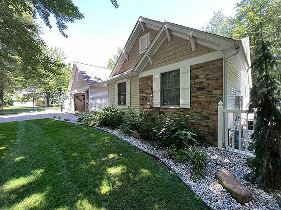 4th image of 231 Aaron Dr