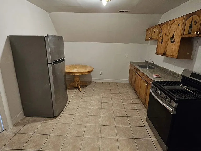 87 Hillside Ave #3 — Photo 5