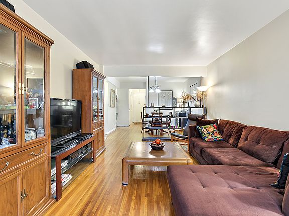 3rd image of 91 E Van Cortlandt Ave APT 6G