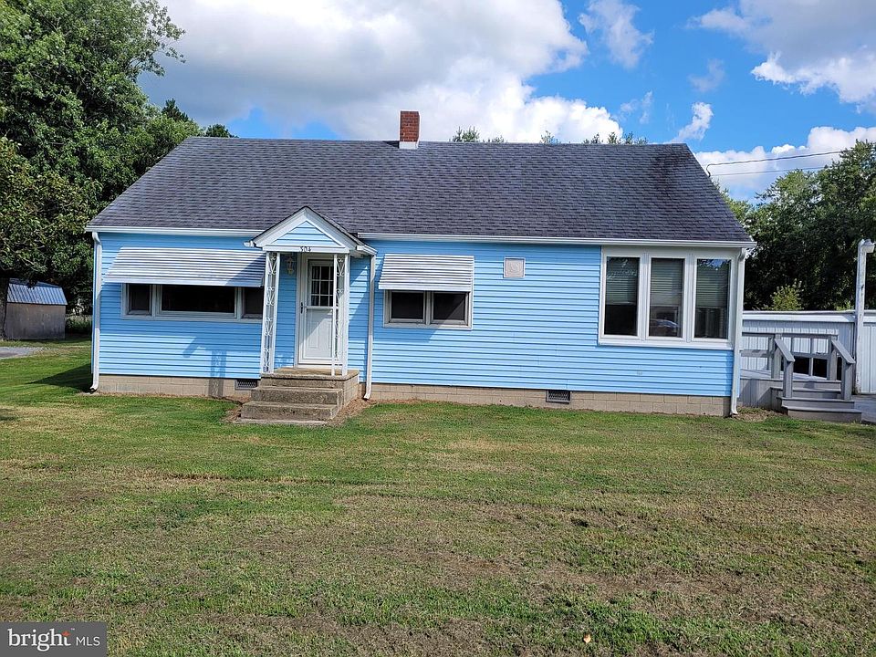 1st image of 304 N School St