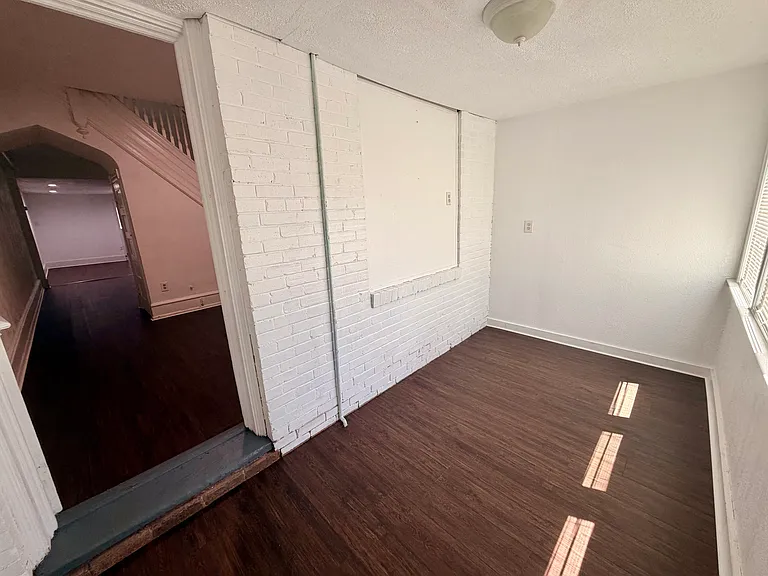 715 Green St — Photo 5