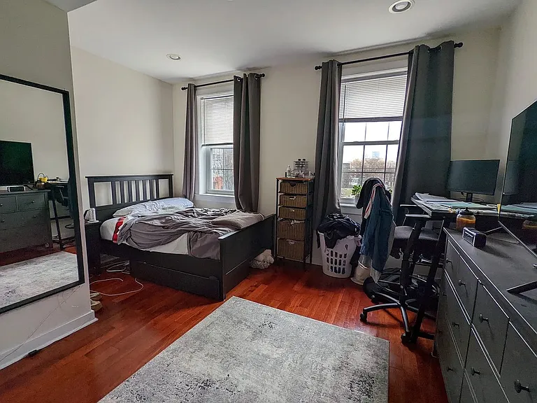 2631 W Girard Ave — Photo 20