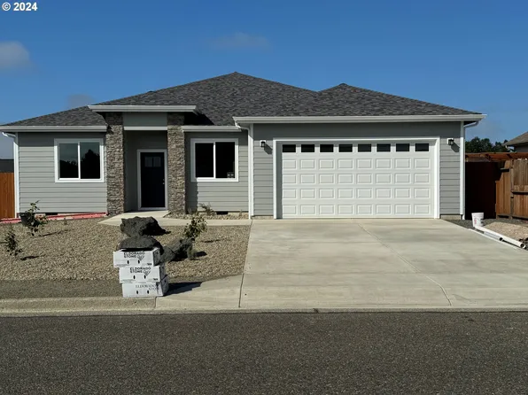 3660 Virginia Ave, North Bend, OR 97459