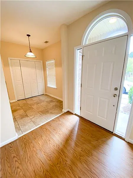 4 bed, 2.5 bath, 1908 sqft, $1,850 — Photo 3