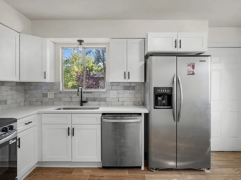 509 S Mansfield Ave — Photo 6