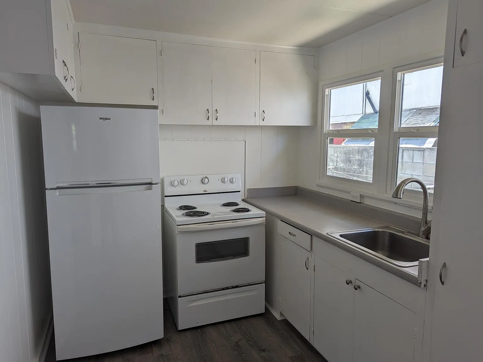 2 bed, 600 sqft, $2,400 — Photo 4