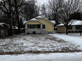 946 E Cherokee St, Springfield, MO 65807