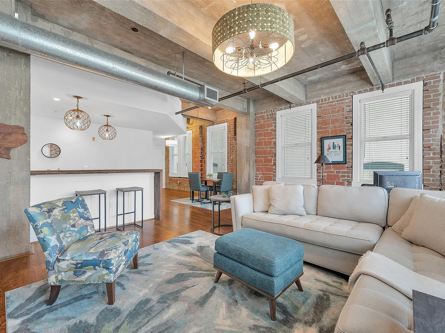 1 bed, 1.0 bath, 1063 sqft, $2,100 — Photo 4