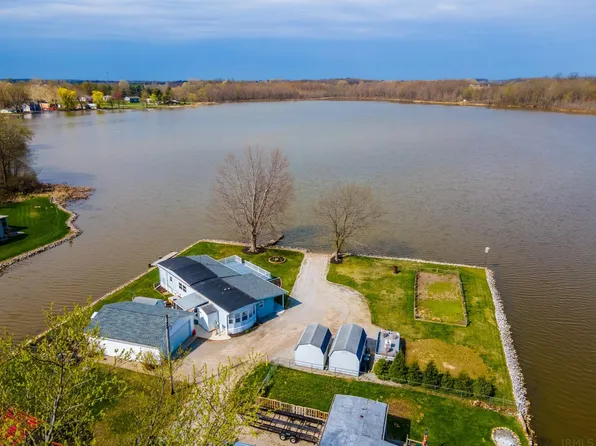 7470 E 630 S, Wolcottville, IN 46795