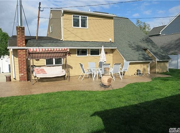3rd image of 32 Harness Ln